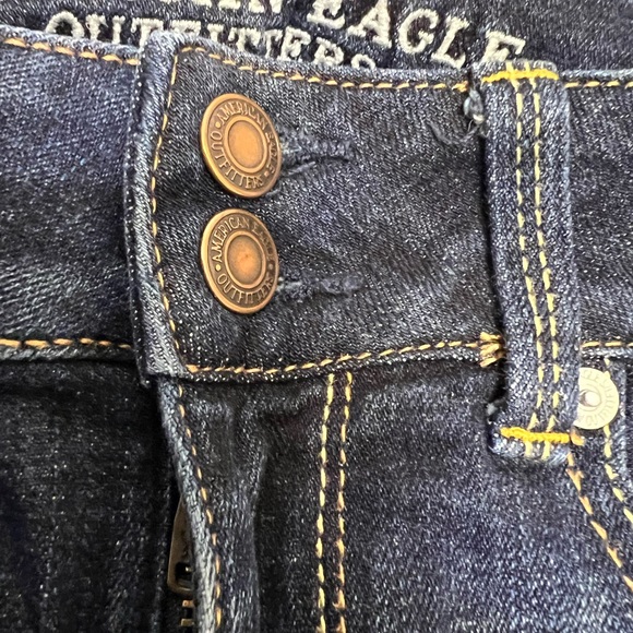 American eagle artist crop jeans. Two button - Picture 3 of 3